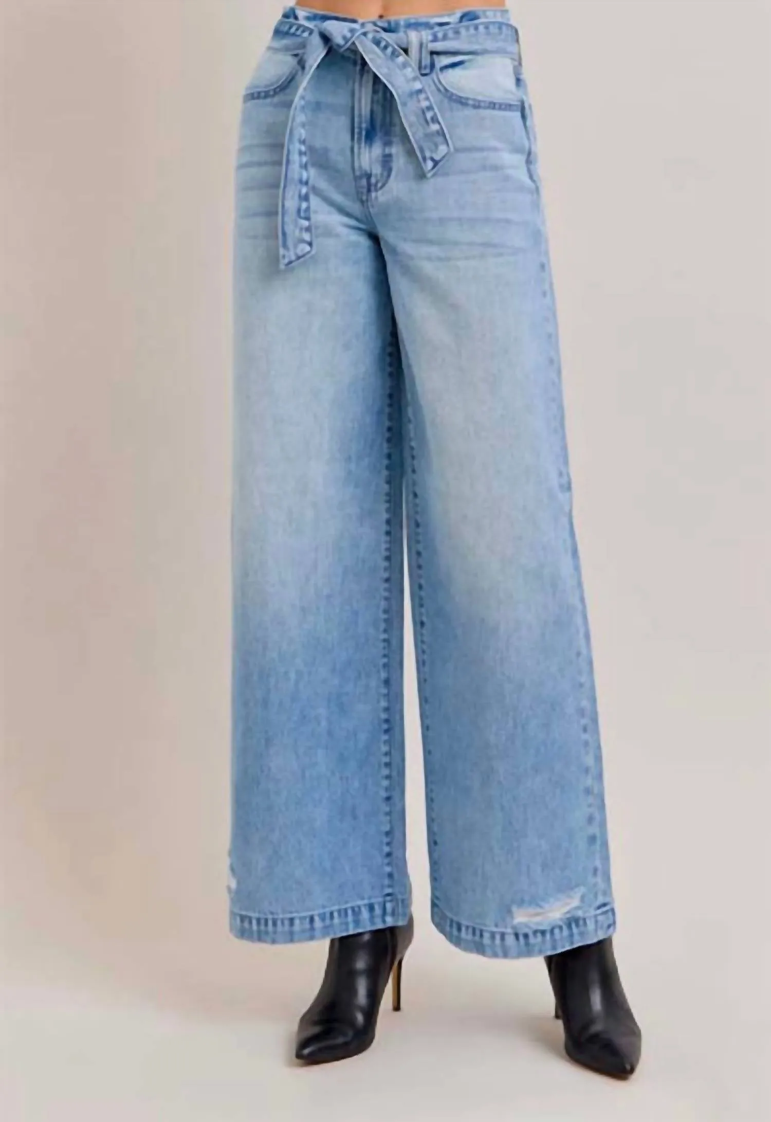 32" Inseam Belted Wide Leg Jean In Light Blue