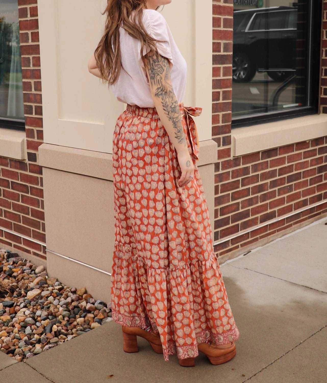 Addison Trim Hem Midi Skirt In Spiced Cider