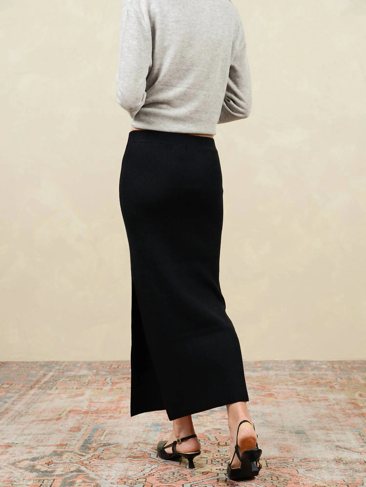 Betsi Cashmere Side Slit Pencil Skirt In Black
