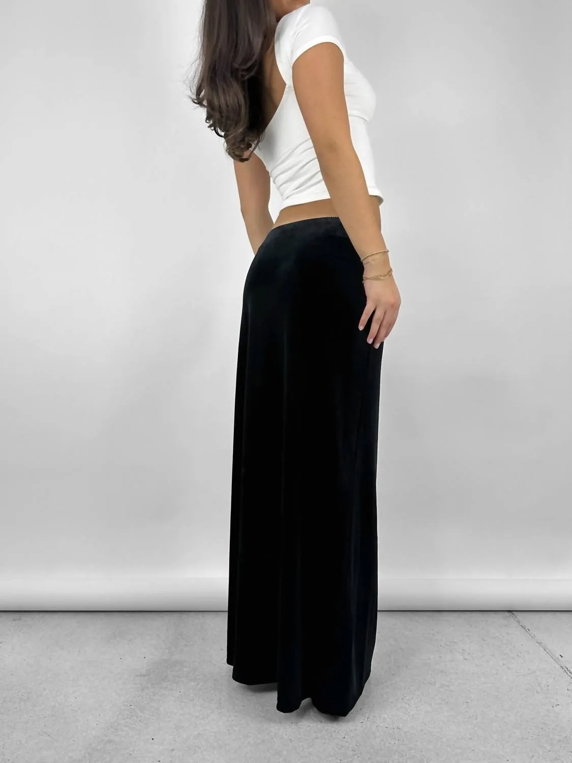 Bow Detail Velvet Midi Skirt In Black