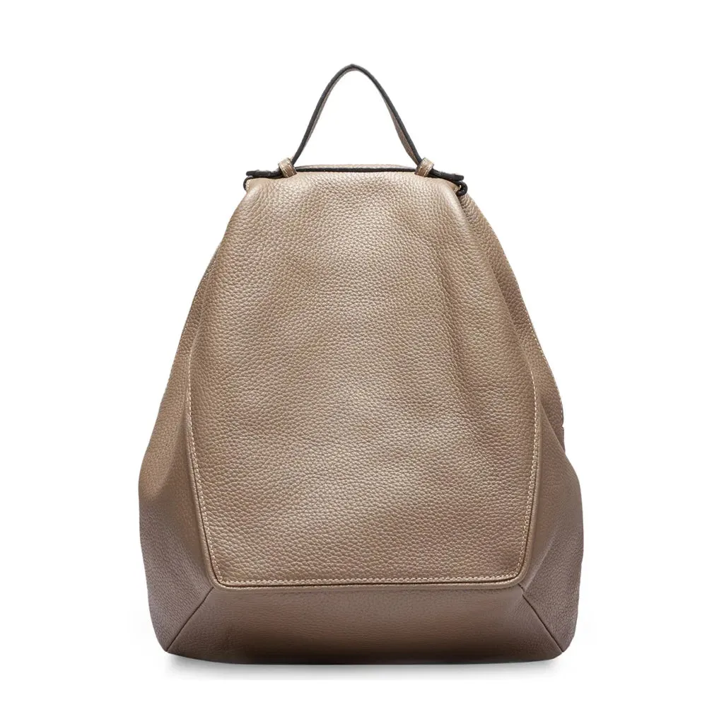 Classic Leather Backpack: Spacious Elegance