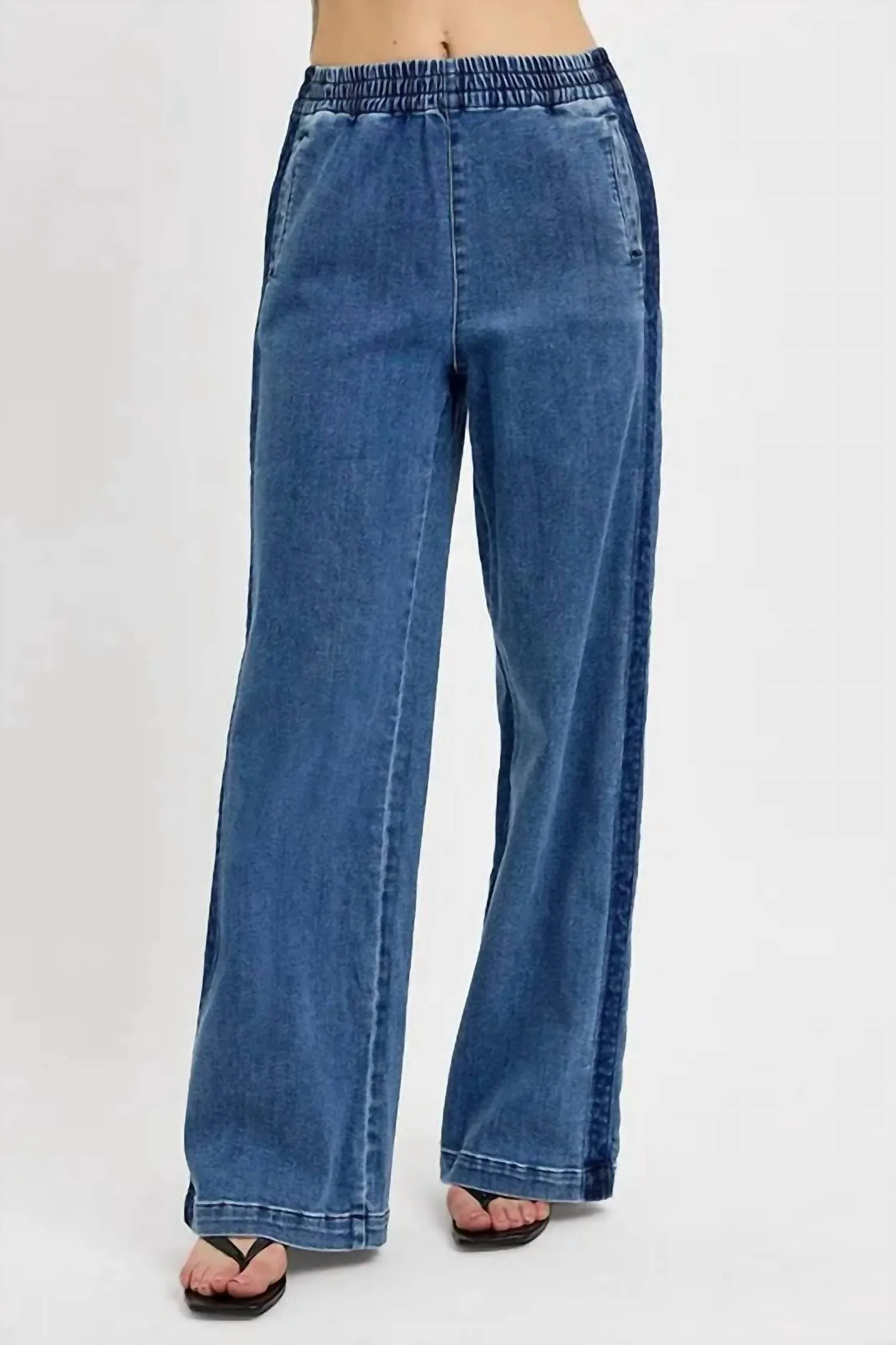 Full Size Elastic Waist Wide Leg Jeans Plus Size In Medium