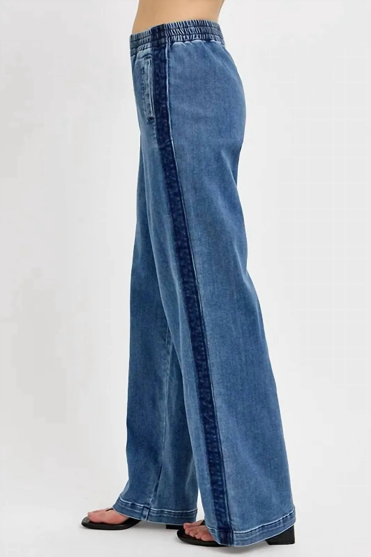 Full Size Elastic Waist Wide Leg Jeans Plus Size In Medium