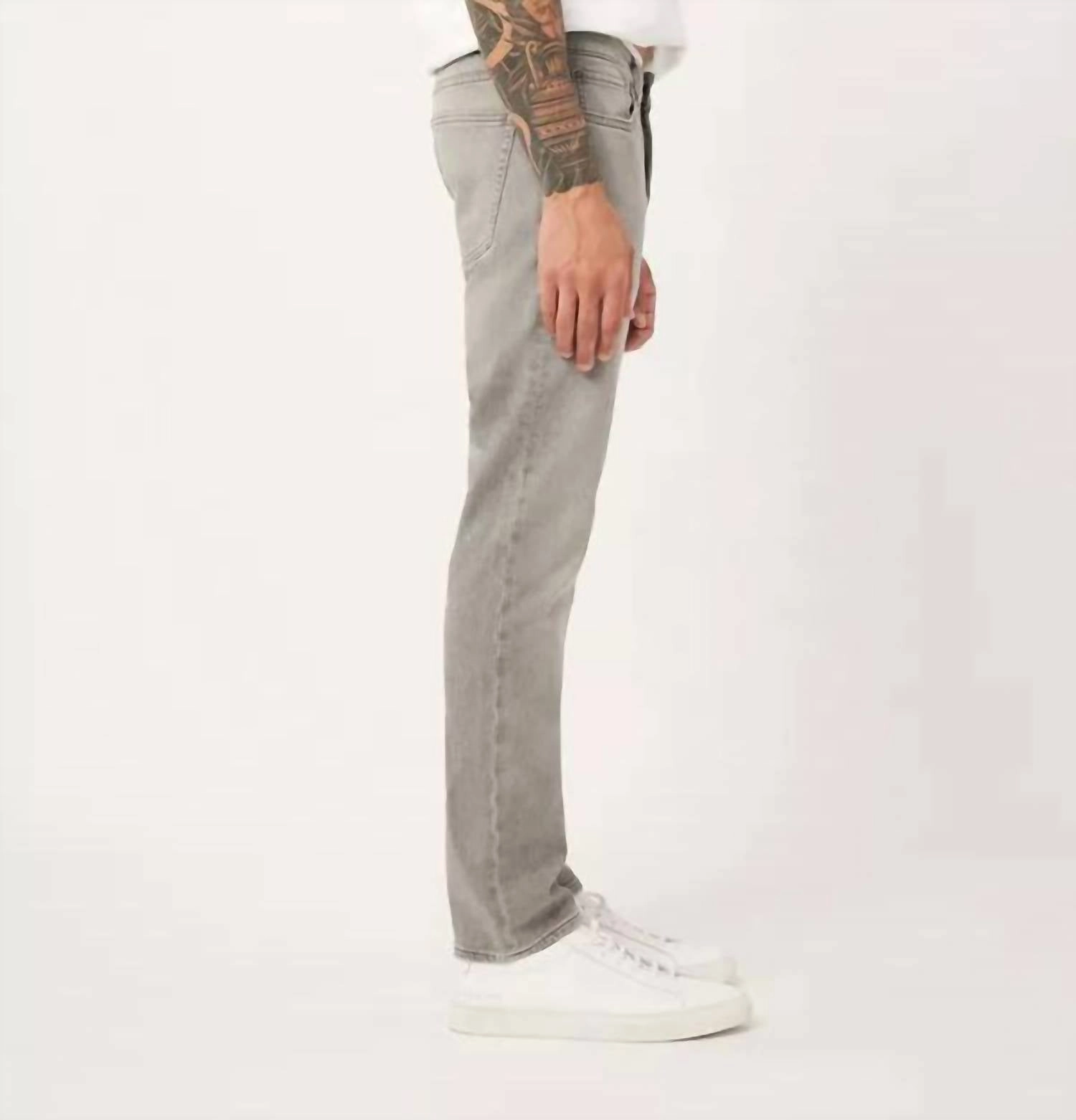 Nick Slim In Mineral