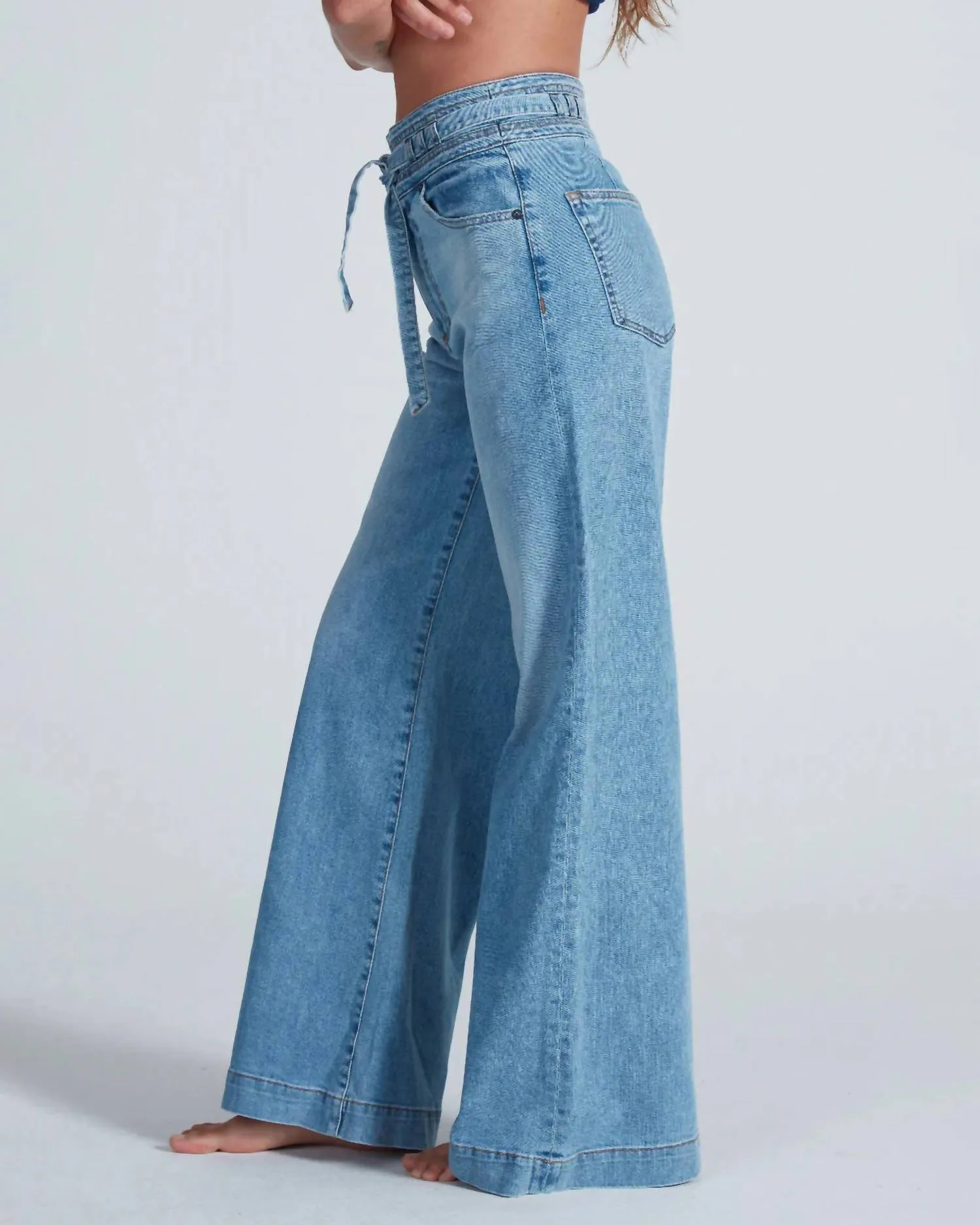 Rio High Rise Wide Leg Jean In Blondie